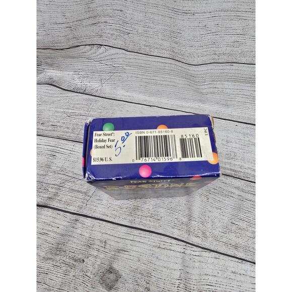 Rare Fear Street Sagas Books 1-4 Boxed Gift Set by R.L. Stine 1996 - Picture 7 of 10